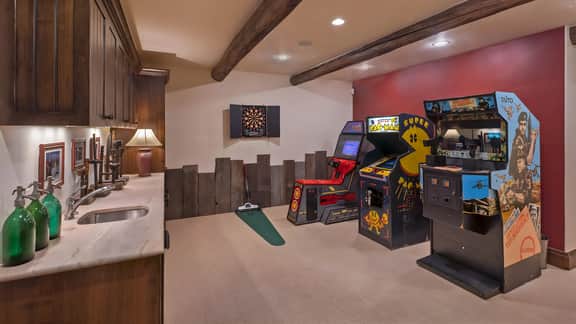 Pioneer Lodge