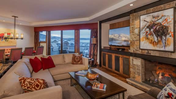 One Steamboat Place #501: Cougar Mountain