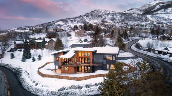 Cazador Lodge