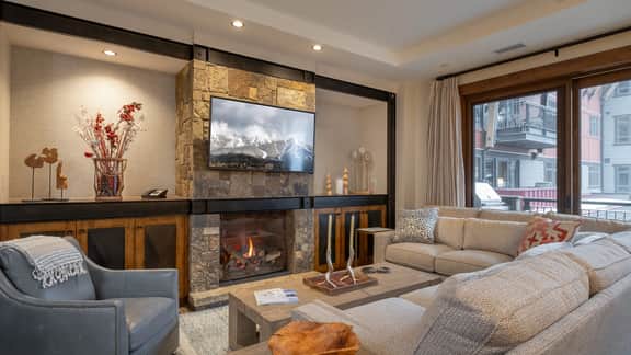 One Steamboat Place #307: Buck Mountain 3 Bedroom
