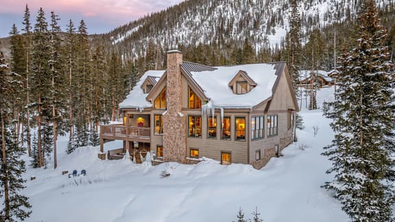 Starlit Pines Lodge