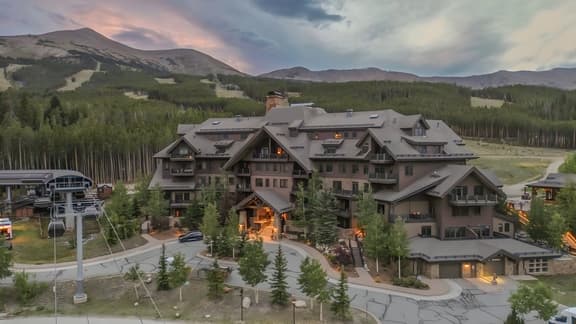 Crystal Peak Lodge #7504: Celestite Retreat