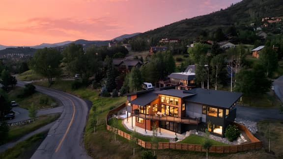 Cazador Lodge